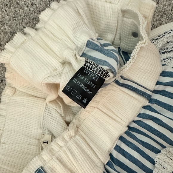 New POL Blue and White Striped Wide Leg Pants - Picture 12 of 13